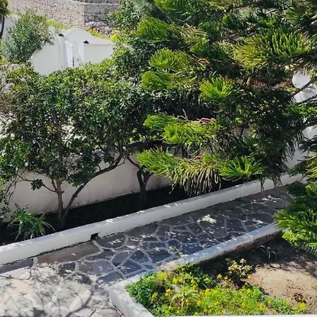 Paraga Garden Studio Apartment *